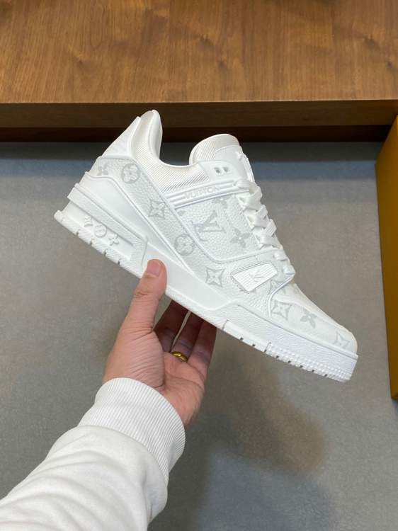 Picture of Louis Vuitton Shoes _SKULVsz38-44hnh020714975